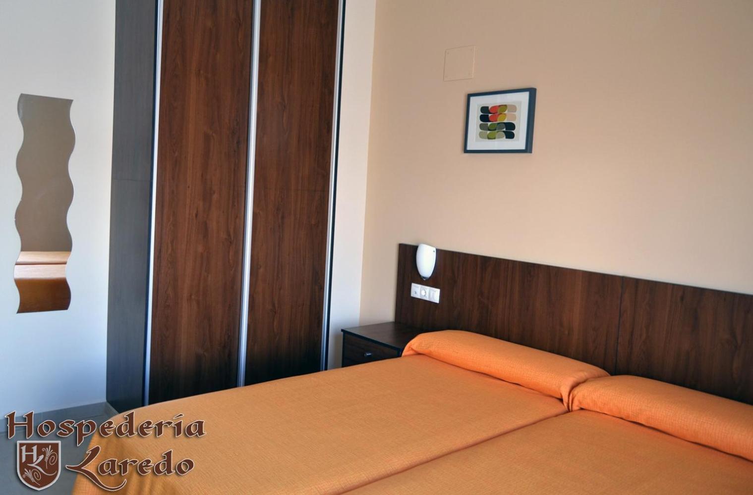 Hospederia Laredo Hotel La Carlota Exterior foto
