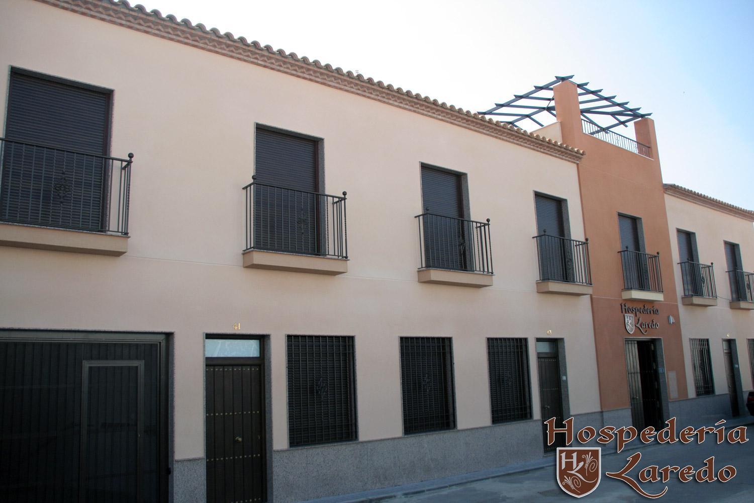 Hospederia Laredo Hotel La Carlota Exterior foto